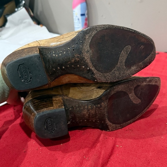 Corral Tan Heeled Boots with Intricate Cutouts - Picture 6 of 7